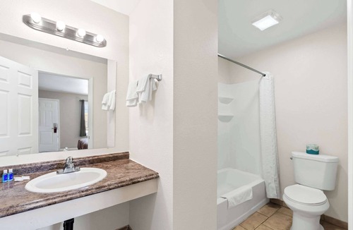 Hermiston Hotel | Rodeway Inn Hermiston - Umatilla