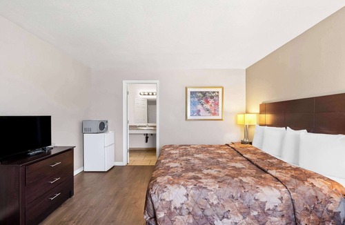 Hermiston Hotel | Rodeway Inn Hermiston - Umatilla