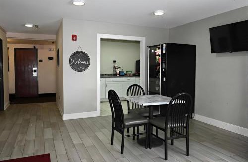 Hibbing Hotel | Rodeway Inn Hibbing