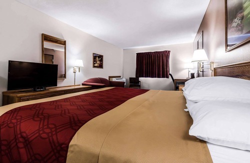 Holdrege Hotel | Rodeway Inn Holdrege