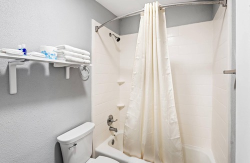 Kingsland Hotel | Rodeway Inn Kingsland - Lake LBJ
