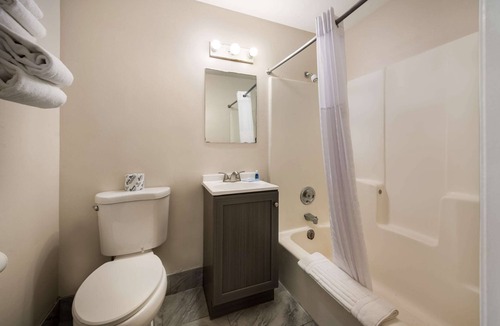 La Crosse Hotel | Rodeway Inn La Crosse