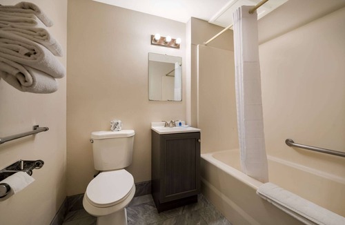 La Crosse Hotel | Rodeway Inn La Crosse