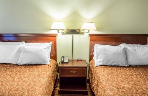 Lakeville Hotel | Rodeway Inn Lakeville - Finger Lakes Area