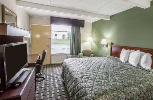 Laurens Hotel | Rodeway Inn Laurens