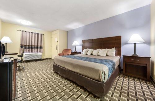 Martell Hotel | Rodeway Inn Lincoln West - University Area