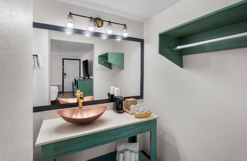 Llano Hotel | Rodeway Inn Llano