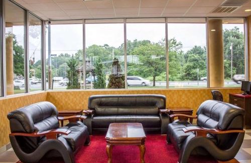 Ronkonkoma Hotel | Rodeway Inn MacArthur Airport