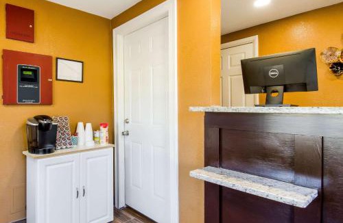 Middleborough Hotel | Rodeway Inn Middleboro-Plymouth