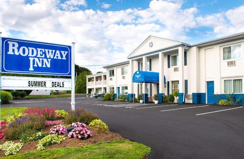 Middletown Hotel | Rodeway Inn Middletown - Newport