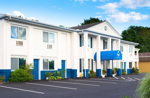 Middletown Hotel | Rodeway Inn Middletown - Newport