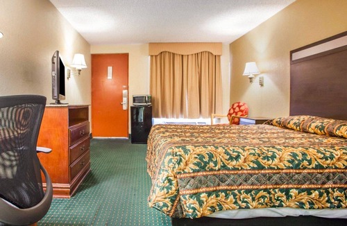 Mount Laurel Hotel | Rodeway Inn Mount Laurel Hwy 73