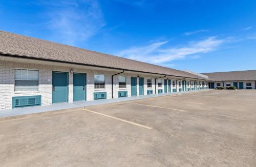 Muskogee Hotel | Rodeway Inn Muskogee