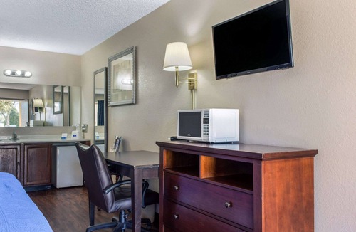 Sierra Vista Hotel | Rodeway Inn near Ft Huachuca