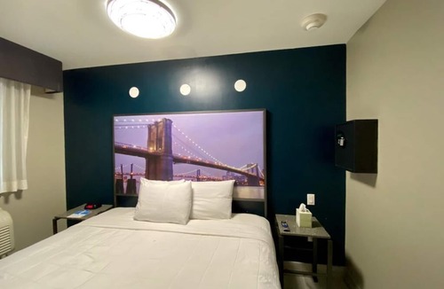 Rochdale Hotel | Rodeway Inn Near JFK Airport