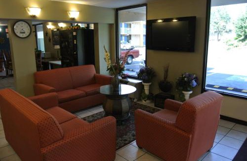 Norcross Hotel | Rodeway Inn Norcross