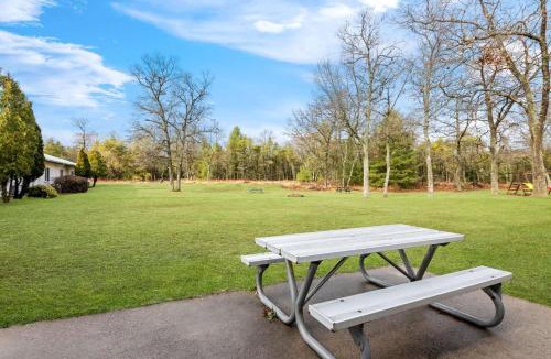 Oscoda Hotel | Rodeway Inn Oscoda