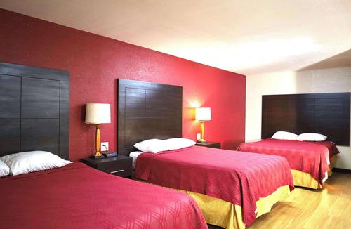 Pauls Valley Hotel | Rodeway Inn Pauls Valley