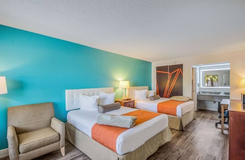 Gulf Highlands Hotel | Rodeway Inn Port Richey North