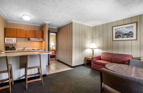 Lander Hotel | Rodeway Inn Pronghorn Lodge