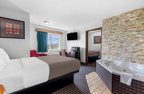 Rapid City Hotel | Rodeway Inn Rapid City North