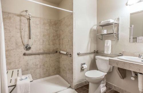 Glenwood Springs Hotel | Rodeway Inn Rifle