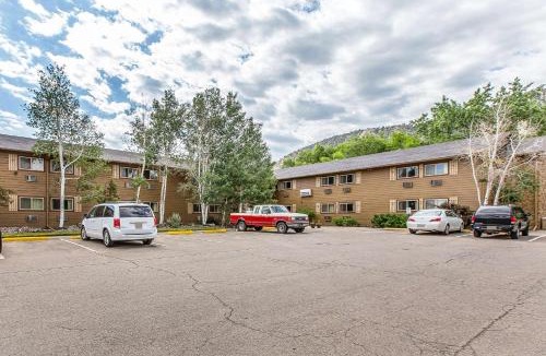 Glenwood Springs Hotel | Rodeway Inn Rifle