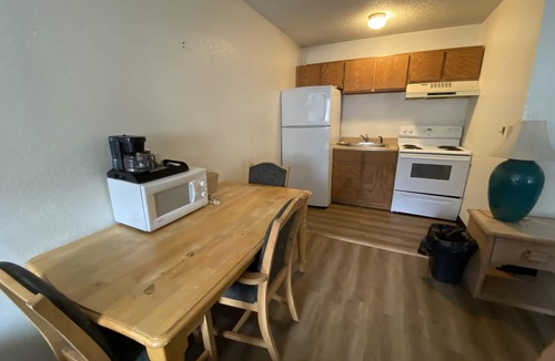 Glenwood Springs Hotel | Rodeway Inn Rifle