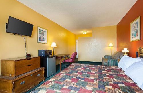 Roswell Hotel | Rodeway Inn Roswell West