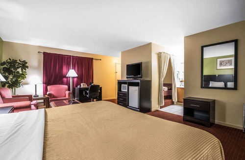 East Haven  Rutland County Hotel | Rodeway Inn Rutland