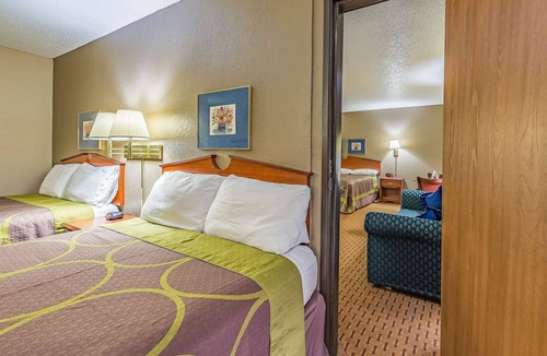 St. Joseph Hotel | Rodeway Inn Saint Joseph