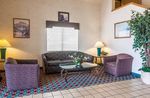 Salem Hotel | Rodeway Inn Salem Northgate