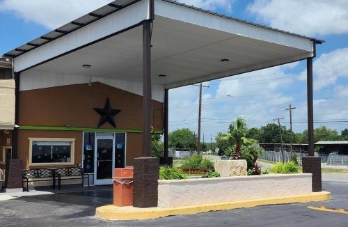 West San Antonio Hotel | Rodeway Inn San Antonio Lackland AFB - SeaWorld-Rivarwalk-The Alamo