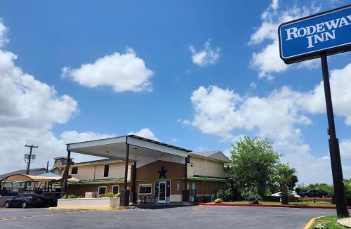 West San Antonio Hotel | Rodeway Inn San Antonio Lackland AFB - SeaWorld-Rivarwalk-The Alamo