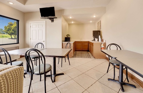 Sandersville Hotel | Rodeway Inn Sandersville