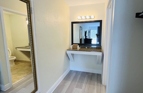 Silver Springs Hotel | Rodeway Inn Silver Springs - Ocala East