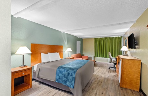 Tucker Hotel | Rodeway Inn Stone Mountain