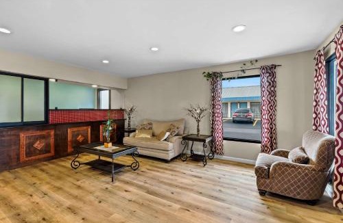 Brookhaven Hotel | Rodeway Inn & Suites Brookhaven
