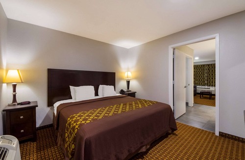 Central City Hotel | Rodeway Inn & Suites Corpus Christi Northwest