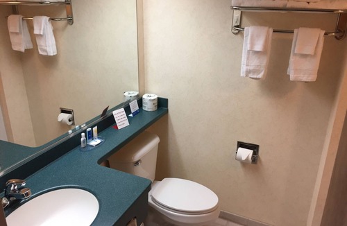 Charles Town Hotel | Rodeway Inn & Suites Charles Town