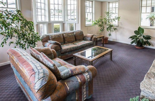 Cherokee Hotel | Rodeway Inn & Suites Cherokee On the River
