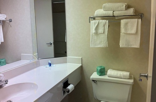 Cherokee Hotel | Rodeway Inn & Suites Cherokee On the River