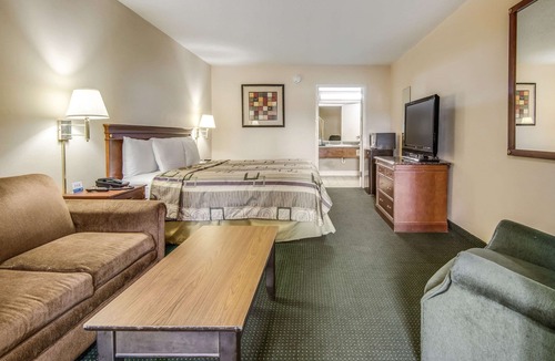 East Dublin Hotel | Rodeway Inn & Suites Dublin