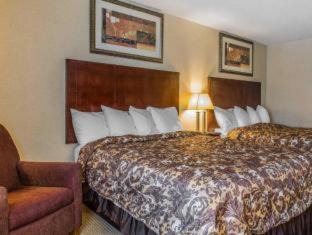 East Windsor Hotel | Rodeway Inn & Suites East Windsor