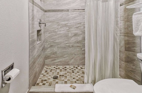 Haines City Hotel | Rodeway Inn & Suites Haines City - Winter Haven