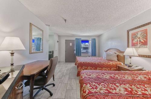 Haines City Hotel | Rodeway Inn & Suites Haines City - Winter Haven