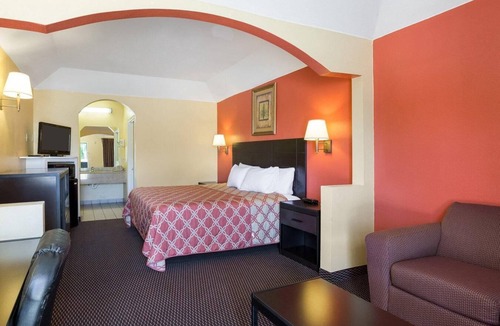 FM 1960 Hotel | Rodeway Inn & Suites Humble IAH