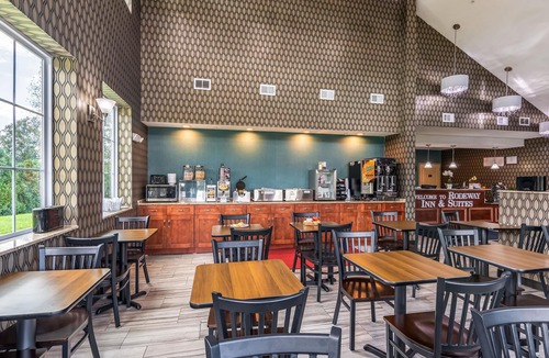 Ithaca Hotel | Rodeway Inn & Suites Ithaca South