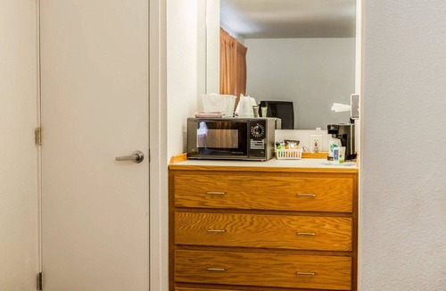 Omak Hotel | Rodeway Inn & Suites Omak - Okanogan