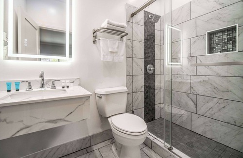Lamanda Park Hotel | Rodeway Inn & Suites Pasadena